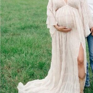 maternity dress- stunning for maternity photos